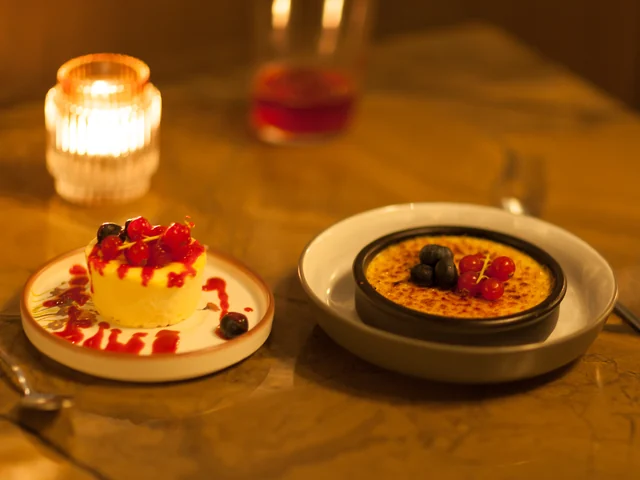 Cheesecake und Crème brûlée